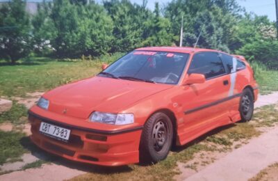 Oranžová legenda: Příběh Luciiny nezapomenutelné Hondy CRX (2002)